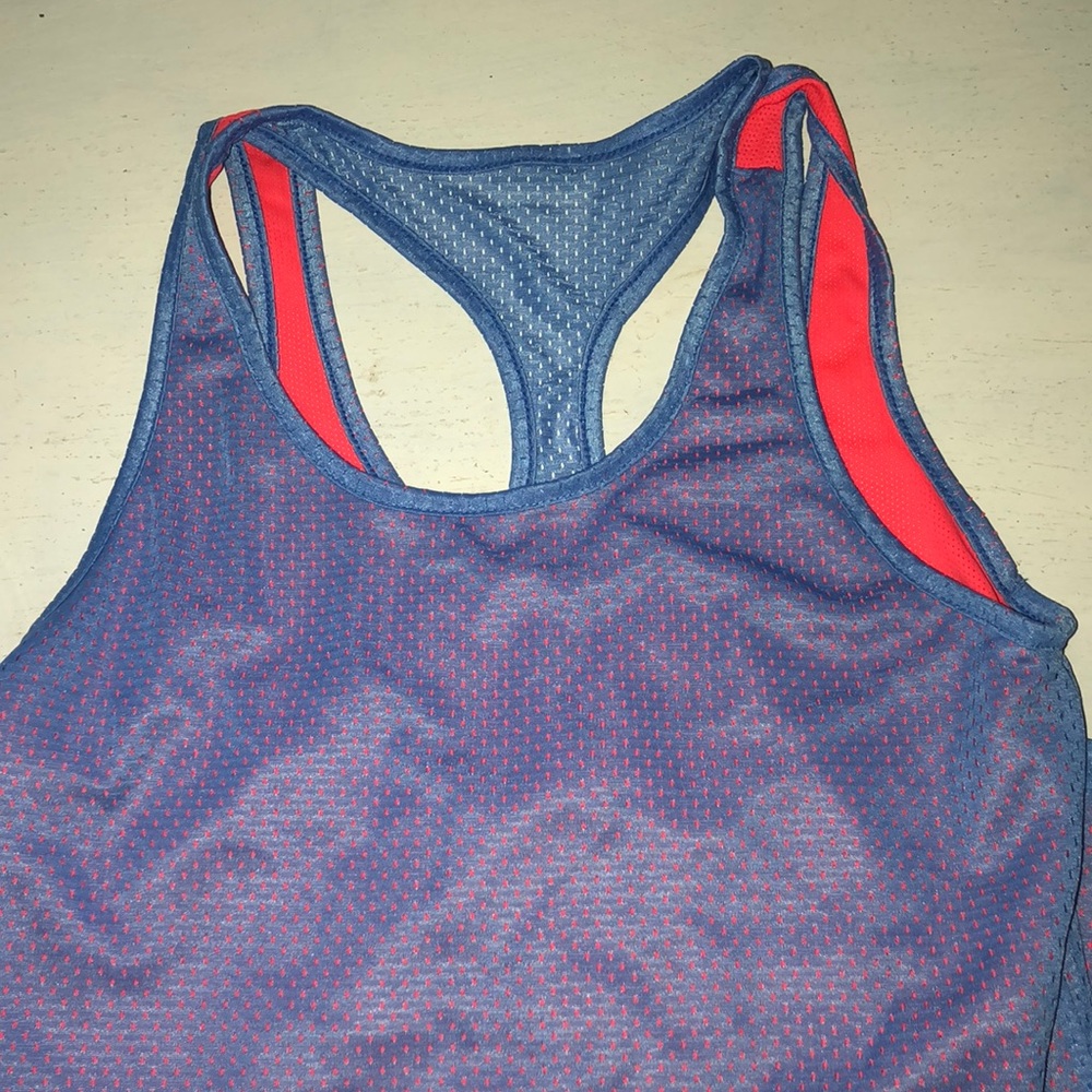 REVERSIBLE 🙌🏼 workout tank medium